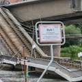 Za dlaku izbegnuta tragedija na mostu u Drezdenu: Tramvaj prešao preko njega 9 minuta pre rušenja