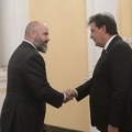 Gašić sa Bejkerom o unapređenju bilateralne vojne saradnje