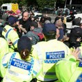Širom Britanije sukobi demonstranata ispred centara za azil