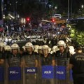 Predsednik okruga u Istanbulu i 47 zvaničnika uhapšeni zbog navoda o korupciji