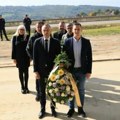 Položeni venci kraj spomenika crvenoarmejcima u Opornici