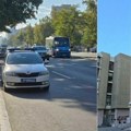 Познато у каквом је стању девојка (28) која је пала с другог спрата на Булевару ослобођења у болници и достављач који је…