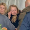 Unuka trudna, snajka ne prestaje da jeca: Porodica Beti Đorđević prima saučešća, tužne scene sa groblja