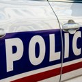 Ženu naoružanu nožem policija upucala u Parizu