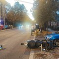 (Foto) Delovi rasuti po putu, oboren motociklista! Teška nesreća u Zemunu: Vozilo naletelo na njega?