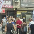 Redovi za podršku studentima u gradovima širom Srbije: "Lak izbor - Srbija ili mafija"