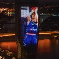 Kula Beograd obasjana u znaku košarkaša Pogledajte jaku poruku za "Orlove" sa najviše zgrade u Srbiji (video)