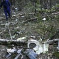 Ljudski delovi tela pored olupine... Nova otkrića na mestu avionske nesreće u Rusiji (foto)