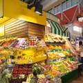 Za ovo voće i povrće koristi se veštačka boja – kupujemo ga stalno i jedemo, a zapravo unutra je…