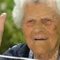 Oduvala 115 svećica na torti, i otkrila tajni recept za dug život Najstarija žena na svetu tvrdi da se drži samo jednog…