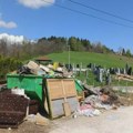 Građani „krivi“, računi veći, a smeće svuda: Iz kontejnera u Užicu preliva