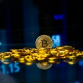 Zlato blizu rekorda, šta je sa bitcoinom