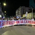 Dva lica Niša: protest i skup protiv blokada obeležili subotu veče