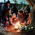 Tišina, sveće i sećanje: Kod Žalosne vrbe odana počast žrtvama Novosadske racije