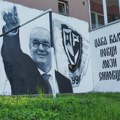 Mural posvećen Dušku Vujoševiću u Beogradu uz citat jedne čuvene pesme