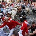 Prvi dan trke sa bikovima u Pamploni: Četiri osobe povređene