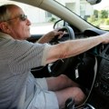 Ruski naučnik tvrdi da su levoruki ljudi bolji vozači i piloti: Evo u čemu je njihova tajna