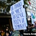 U Čačku u centralnoj Srbiji protest protiv aerozagađenja