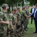 Ministar Gašić obišao Centar za obuku pasa u Nišu