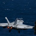 Još jedan američki borbeni avion pao u more: Skliznuo sa palube nosača u Crvenom moru