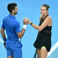 VIDEO Svi se pitaju šta je Sabalenka pokazivala Novaku na telefonu: Pogledajte scenu iz hodnika, Rolan Garos se oglasio