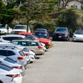 Oprez za vozače tokom vrućine: Stručnjaci upozoravaju da na ovim mestima nikako ne parkirate auto!