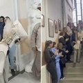 "Ovo je za jedno ogromno bravo, svaka čast deco": Emotivna scena u školi u Kruševcu, đaci priredili iznenađenje