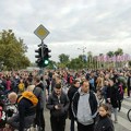 Šesnaestominutnom tišinom kod Železničke stanice završen protestni „Marš slobode”