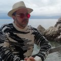 "Mislila je da je varam" Pevač izleteo go iz kuće, pa demolirao automobil bivšoj: "Ostale su mi rane na rukama posle incidenta"…