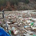 Река Лим плива у смећу Водостај расте, стање критично на Потпећком језеру, службе хитно изашле на терен: "Стање прелази наше…