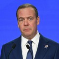 Medvedev: Samit EU o ruskoj imovini ─ sastanak lopova