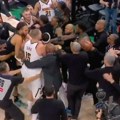 Opšti haos i žestok sukob - Jokić pobesneo i zaleteo se na provokatora! Srbinu zasmetao nesportski potez, pretrčao je pola…