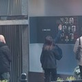 Članovi porodica žrtava masovnog ubistva u OŠ Vladislav Ribnikar odali poštu nastradalima