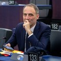 Tajni memorandum uzdrmao Francusku: Gluksmanu savetovano da izbegava siromašne birače