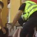 "Krv lije!" Prva tuča u Eliti, došlo do žestokog okršaja: žene se pobile, obezbeđenje ne može da ih smiri