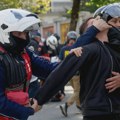 Šta se dešava u Albaniji? Desetine hiljada studenata na ulicama, zapaljene zgrade i banke, žestoki sukobi s policijom