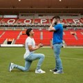 Prvi gej fudbaler zaprosio dečka na stadionu na kojem igra: "Gospodin i gospodin stižu uskoro"