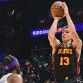 Bogdan Bogdanović u opremi Partizana na pripremama za NBA