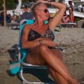 (Foto) skinula se Tijana Dapčević i pokazala telo u 49.: Godini Pevačica u tigrastom bikiniju, slikala i muža - evo gde se…