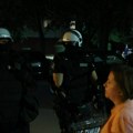 MUP: Zbog sinoćnjih blokada 16 prekršajnih i tri krivične prijave, povređen jedan policajac