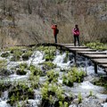 Filipinci došli na Plitvička jezera pa se iznenadili kao nikad: "Prijatni su nam i posao i život"