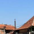 LESKOVAC: Porodica Demirović iz Podvorca živi bez struje, vode i hrane — komšije pokušavaju da im obezbede krov nad glavom…