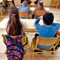 Upravo na blic TV: Komšije uvele potpunu zabranu mobilnih telefona u školama: Treba li Srbija da sledi isti trend?