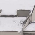 (Video) Beograđani pogledali na krov višespratnice na Paliluli pa pretrnuli od straha! Ovakva ludost je van svake pameti