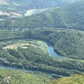Herojski podvig monaha i vatrogasaca: Mališan spasen sa litice visoke više od 15 metara
