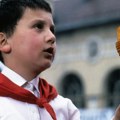 Evo gde je danas i kako izgleda dečak iz filma "Otac na službenom putu": Oženio Ruskinju, obišao svet i veoma je uspešan (foto)…
