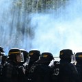 Protesti u Francuskoj: Privedeno 1.435 osoba, povređeno 267 policajaca i više od 250 demonstranata