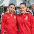 Naše reprezentativke, sa decom iz OŠ „Servo Mihalj“ i RK „Lehel“, promovisale rukomet i najavile utakmicu Srbija –…
