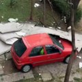 Oluja u crnoj gori napravila haos: Uništeni nadgrobni spomenici, vetar odvalio fasadu zgrade u Podgorici... Video