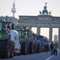Nemački poljoprivrednici blokirali puteve, počela nedelja štrajka